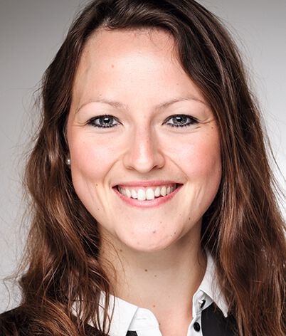 Dr. Julia Bruck