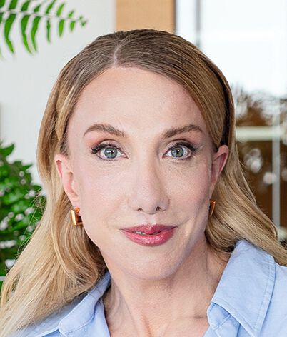 Dr. Anna Wohlthat