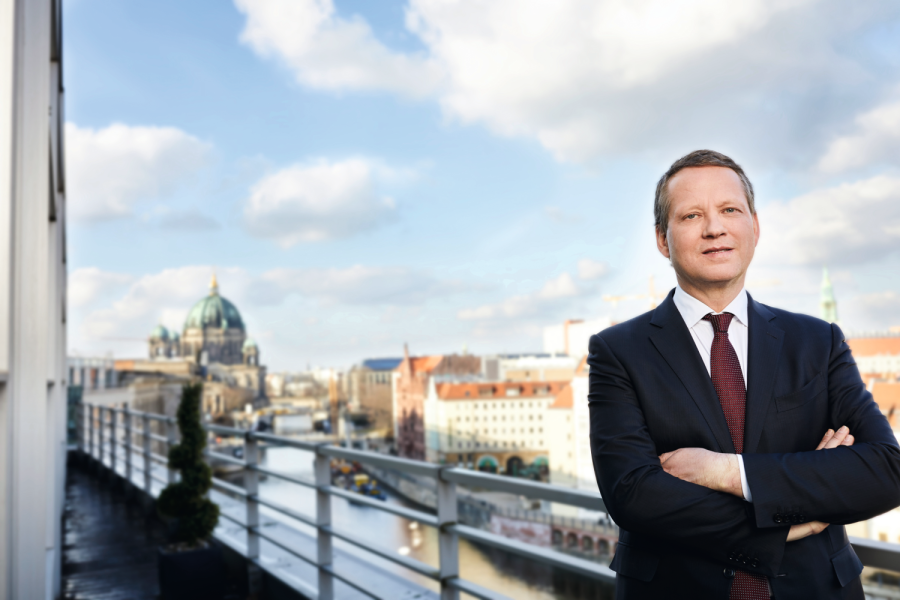 Dr. Eric Schweitzer Präsident des Deutschen Industrie- und Handelskammertags e. V. (DIHK), Berlin Bild: DIHK/Chaperon