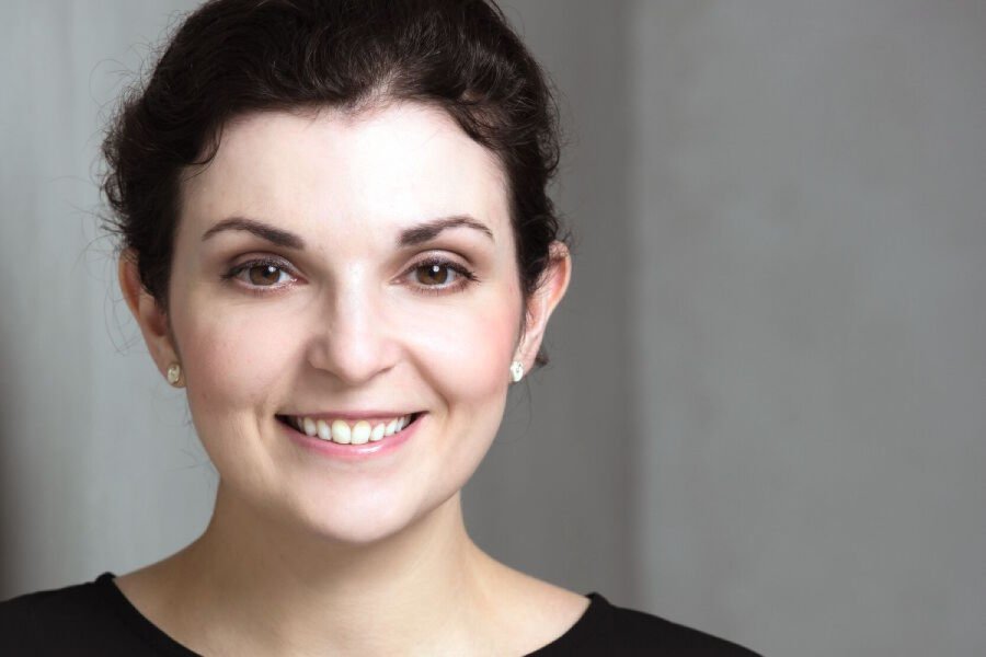 Natalya Nepomnyashcha gründete 2016 nebenberuflich Netzwerk Chancen und leitet das soziale Unternehmen ehrenamtlich neben ihrer Vollzeitbeschäftigung. Bild: Netzwerk Chancen