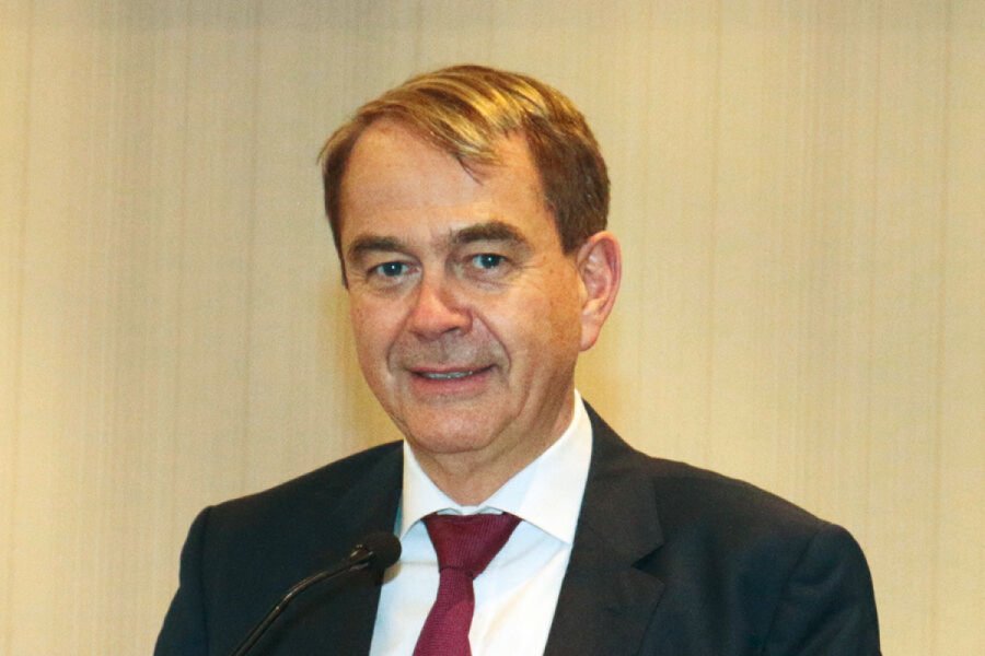 Prof. Dr. Frank Maschmann
Universität Regensburg/Karlsuniversität zu Prag Bild: privat