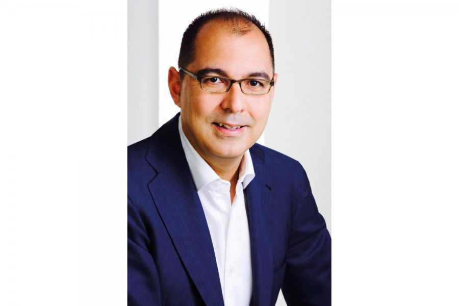  Prof. Dr. Ayad Al-Ani - hat über 20 Jahre Erfahrung als Berater und war zuletzt Executive Partner bei Accenture. Er war Professor und Rektor an der ESCP Europe Wirtschaftshochschule und Professor an der Hertie School of Governance in Berlin. Aktuell forscht er am Alexander von Humboldt Institut für Internet und Gesellschaft, Berlin.