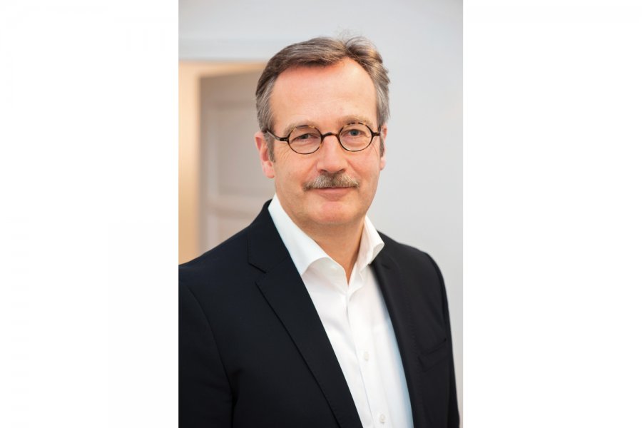  Prof. Dr. Franz-Rudolf Esch - Direktor des Instituts für Marken- und Kommunikationsforschung, EBS Business School, Oestrich-Winkel; Gründer, ESCH. The Brand Consultants GmbH, Saarlouis