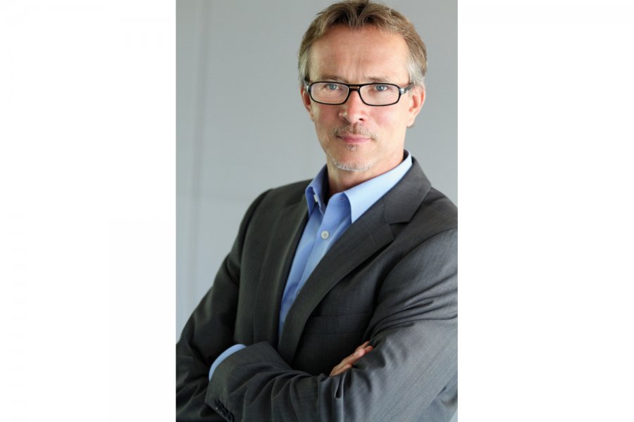  Prof. Dr. Alfred L. J. Quenzler - Technische Hochschule Ingolstadt, Internationales Personal- und Organisations­management, Studiengangleiter „Management in Gesundheits­berufen“, Vorsitzender des Fachbeirats „Beruf und Arbeitsmarkt“ des VDI e.V., Vorstand „Quality Employer Branding“ (Queb e.V.), Schöneck
