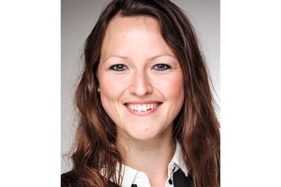 Dr. Julia Bruck