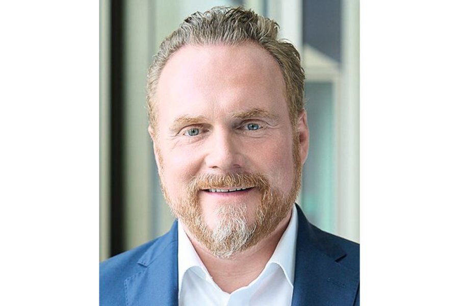 Dr. Michael Fausel