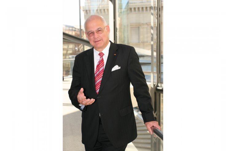  Wolfgang Huss - Herausgeber der Zeitschrift „Arbeit und Arbeitsrecht“ und Verleger 20 weiterer B2B-Fachzeitschriften, München und Berlin