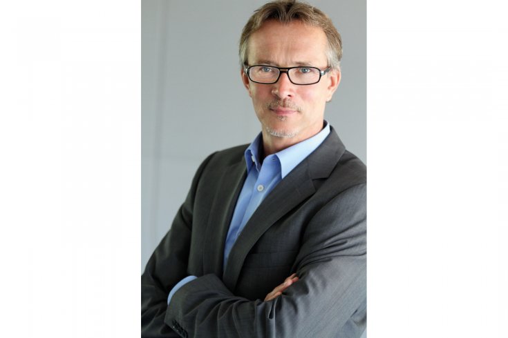  Prof. Dr. Alfred L. J. Quenzler - Technische Hochschule Ingolstadt, Internationales Personal- und Organisations­management, Studiengangleiter „Management in Gesundheits­berufen“, Vorsitzender des Fachbeirats „Beruf und Arbeitsmarkt“ des VDI e.V., Vorstand „Quality Employer Branding“ (Queb e.V.), Schöneck